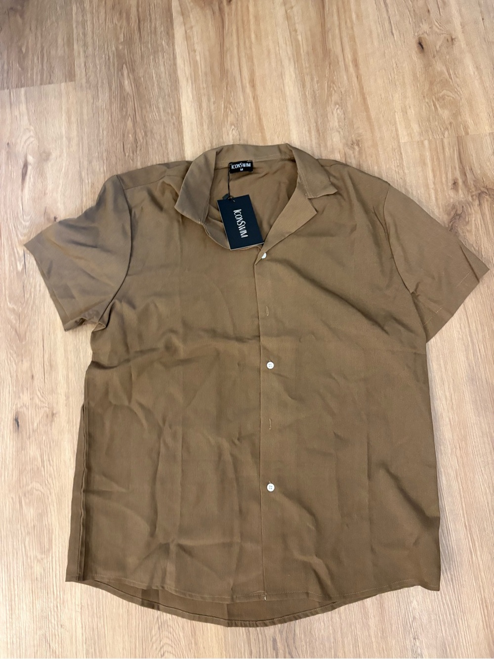 Men's Short Sleeve Button-Up Shirt in Brown